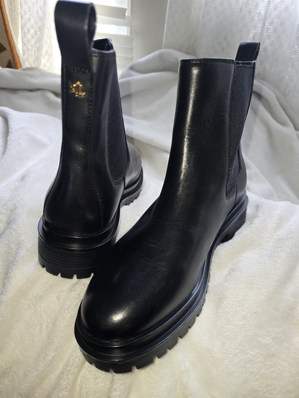 Ralph Lauren Black Chelsea Boots - Sleek Leather Slip-On - Picture 3 of 8